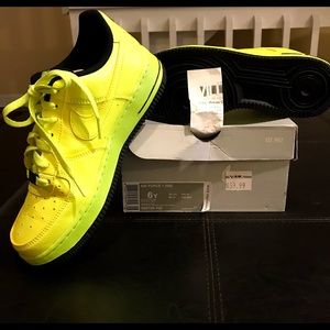 Air Force 1 size grade school (kids) size 6